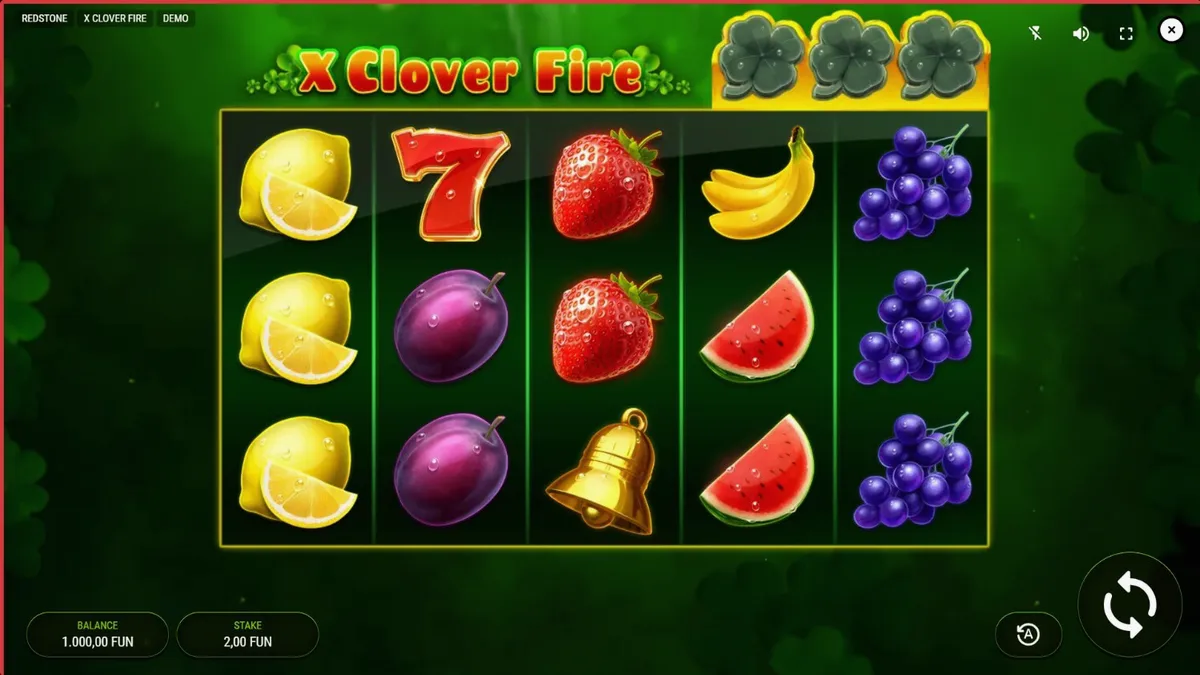Tampilan visual slot X Clover Fire dengan simbol buah dan semanggi yang menyala